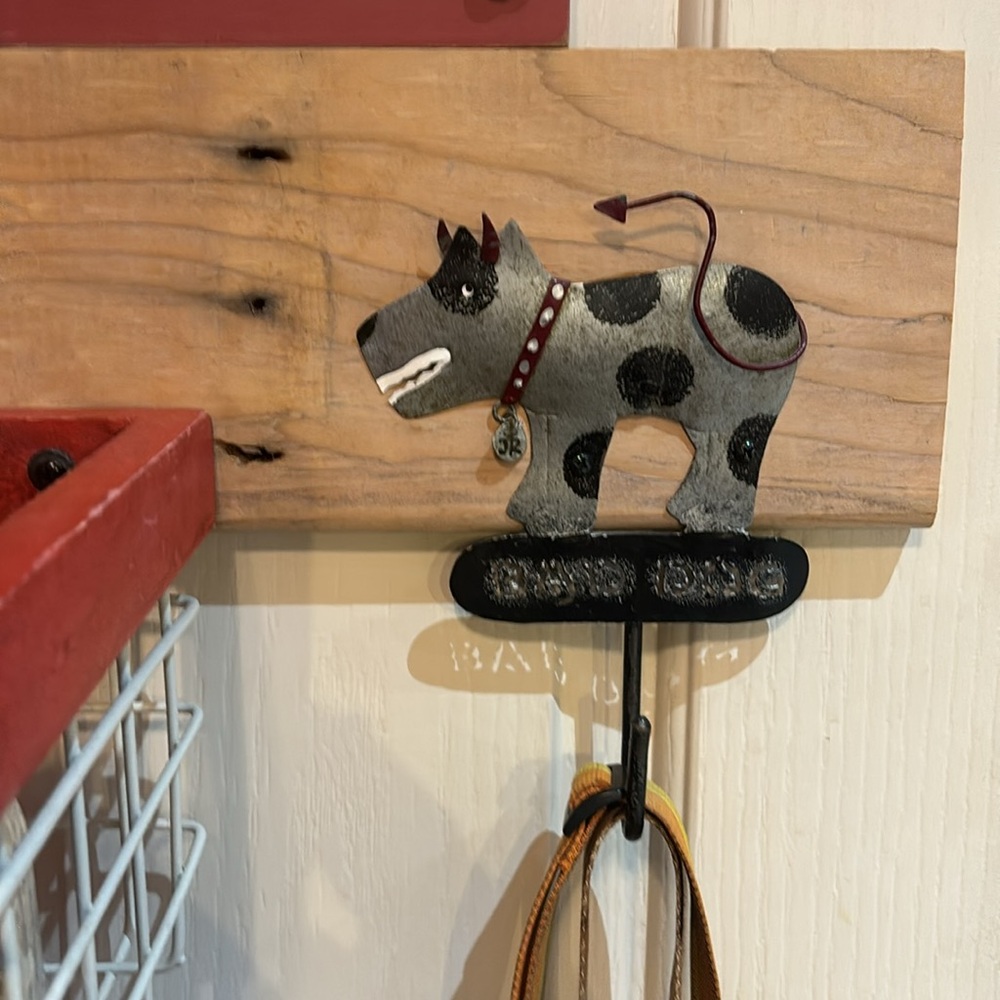 Dog Accessory Storage - Picture 6 of 11